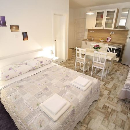 Studio Apartment Laura ซาดาร์ ภายนอก รูปภาพ